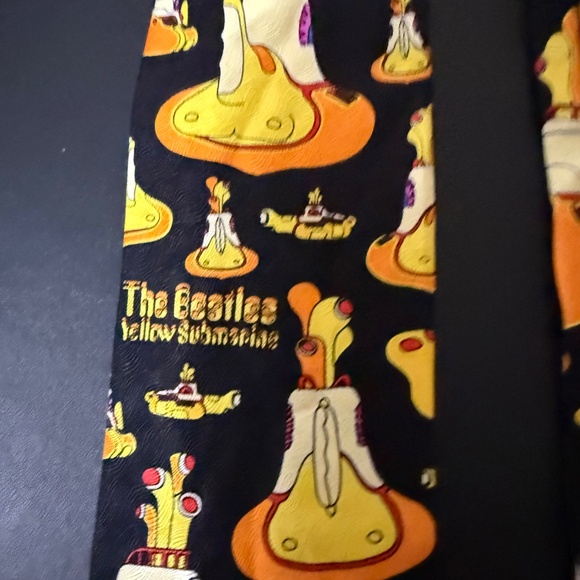 RARE Vintage Beatles Yellow Submarine Tie - Picture 2 of 4
